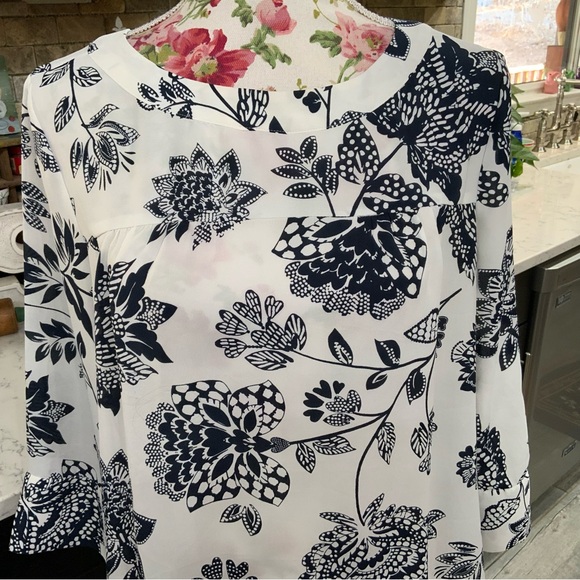 Banana Republic Blouse Navy White Floral Button Back Statement Sleeve Medium New - Picture 2 of 13